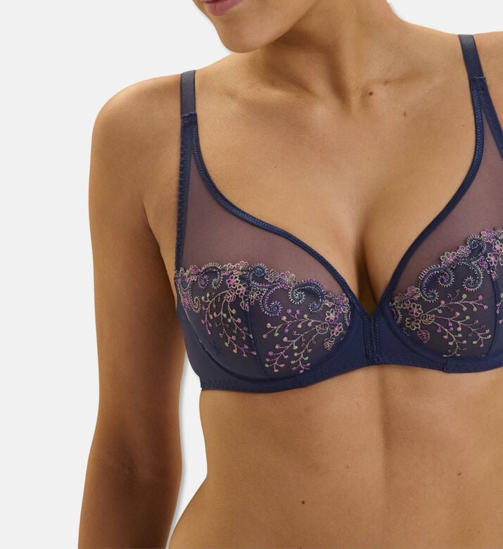 Simone Perele Bra Plunging, Model View