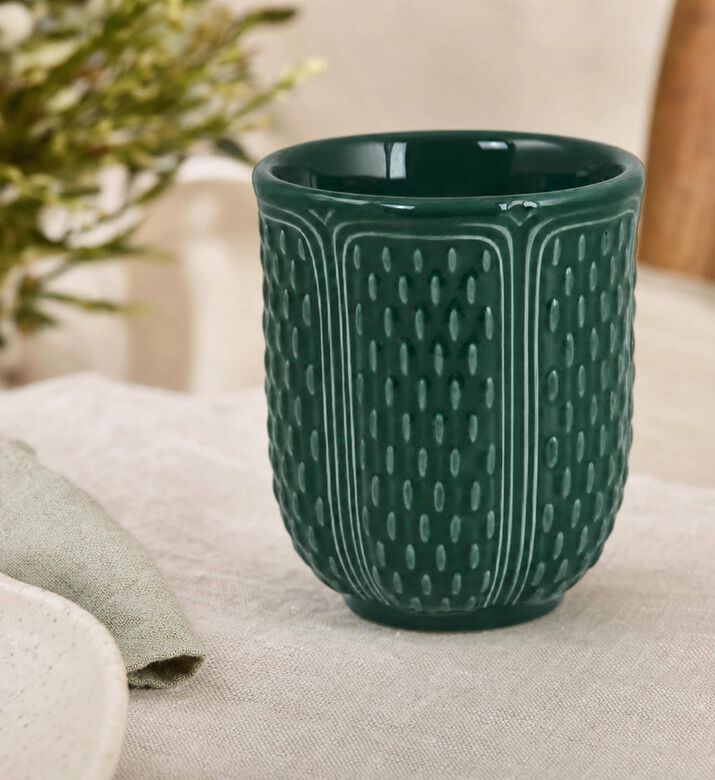 Gien Emeraude Embossed Tea Cup, Model View
