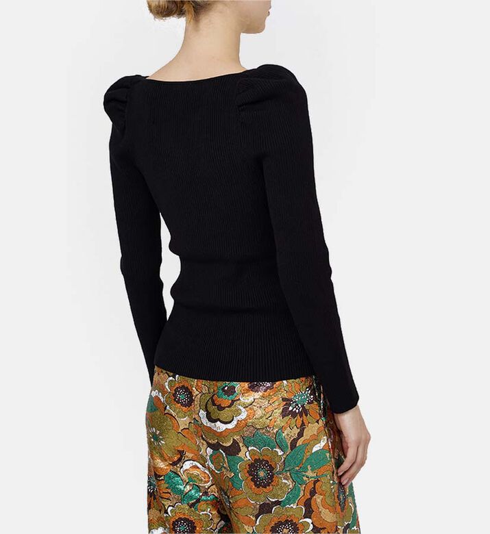 سترة مضلعة بياقة بشكل قلب