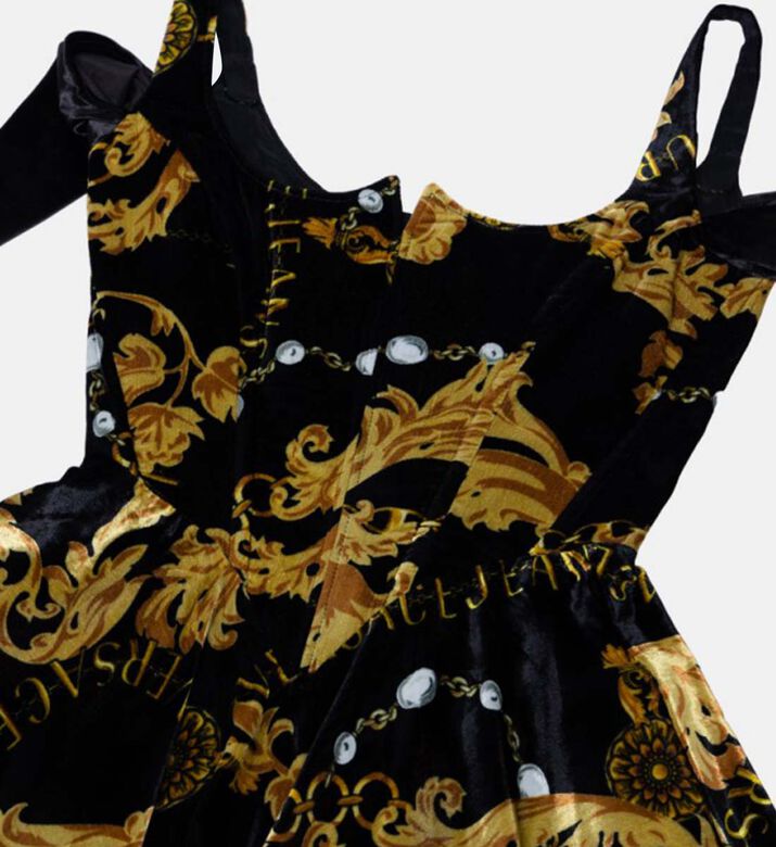 فستان كوتور مخملي بوستير فستان كوتور مخملي بوستير