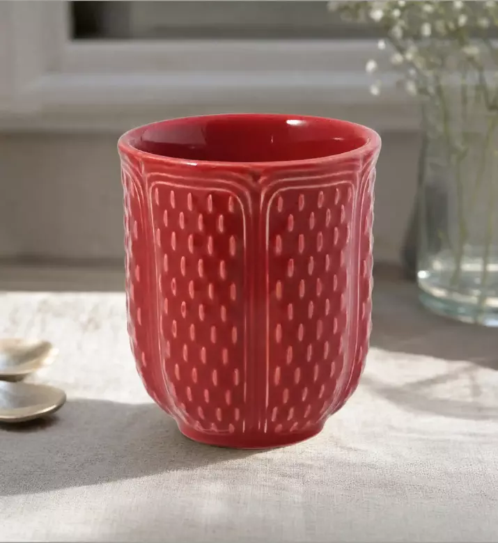Gien Rubis Embossed Tea Cup, Model View