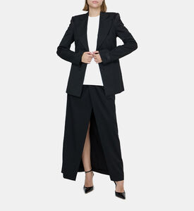 تنورة بشق أمامي