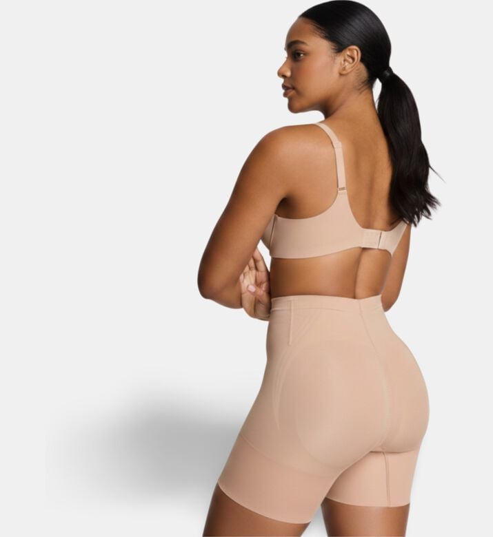Spanx Short, Model View