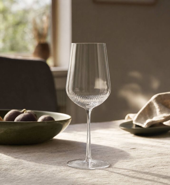 Marco Polo Moments Red Wine Glass, Transparent, 350-ml, Model View