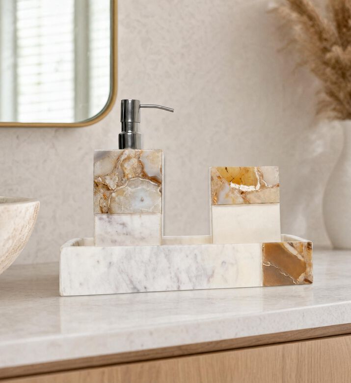 Home Deco and More Tiffany Marble 4-piece Bathset, Model View