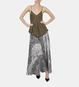 بلوزة حريرية بدون أكمام