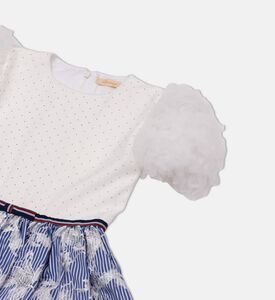 فستان بأكمام منفوشة مطرزة بأزهار