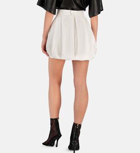 تنورة قصيرة مربعة منفوخة بطيات واسعة