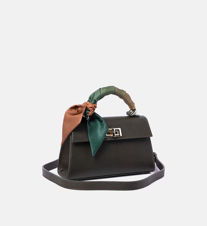 الحقيبة الجلدية المميزة