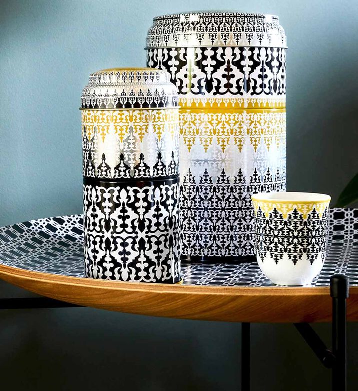 طقم علب صفيح مكون من 2 فناجين قهوة من سافرا طقم علب صفيح مكون من 2 فناجين قهوة من سافرا