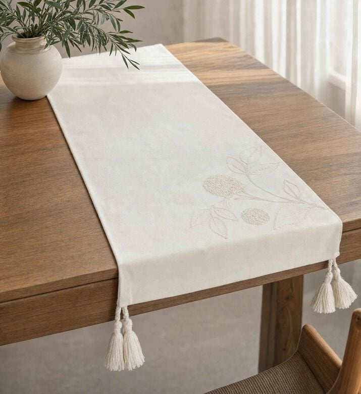 Home Deco and More Flora Cotton Table Runner, Model View