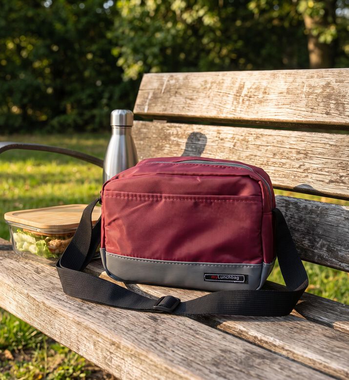 Iris Barcelona Real Sport Compact Lunchbag, Burgundy, Model View