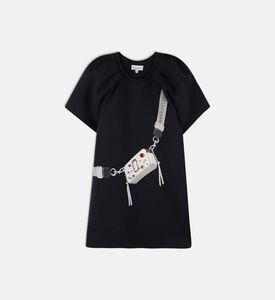 فستان بأكمام منفوشة وطبعة غرافيكية بشكل حقيبة