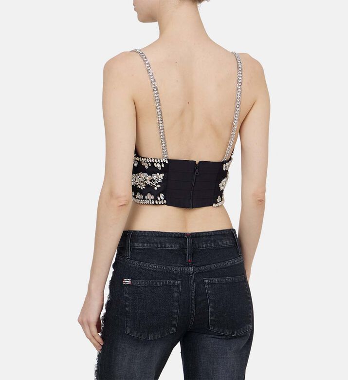 بلوزة كارلي بتصميم صدرية مطرزة