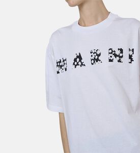 تيشيرت بأكمام قصيرة بقصة مربعة