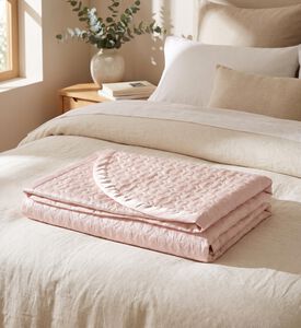 Dea Diamond Quilt Bed Cover, Packshot View