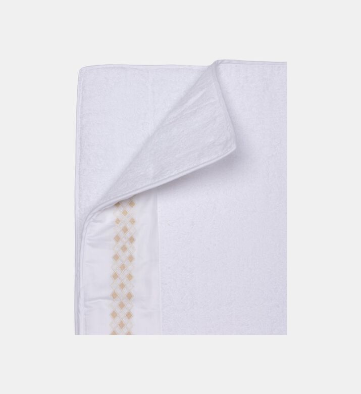 Liri Embroidered Bath Mat