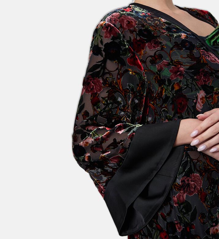 Alice and Olivia Kimono Nom, Model View