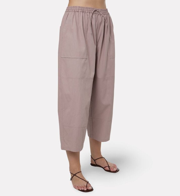 Dawei Elastic Waistband Regular-fit Pants, Model View