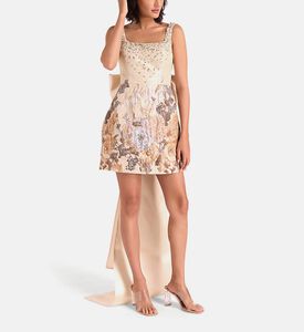 فستان قصير مرصع بكريستال مزين بعقدة صغيرة