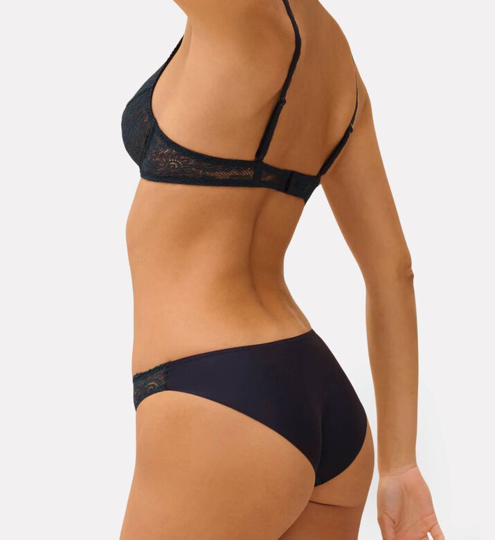Simone Perele Soft Stretch Brief, Model View