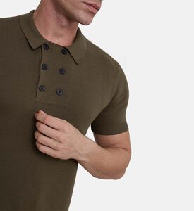 قميص بولو قصير الأكمام محبوك بتصميم مناسب