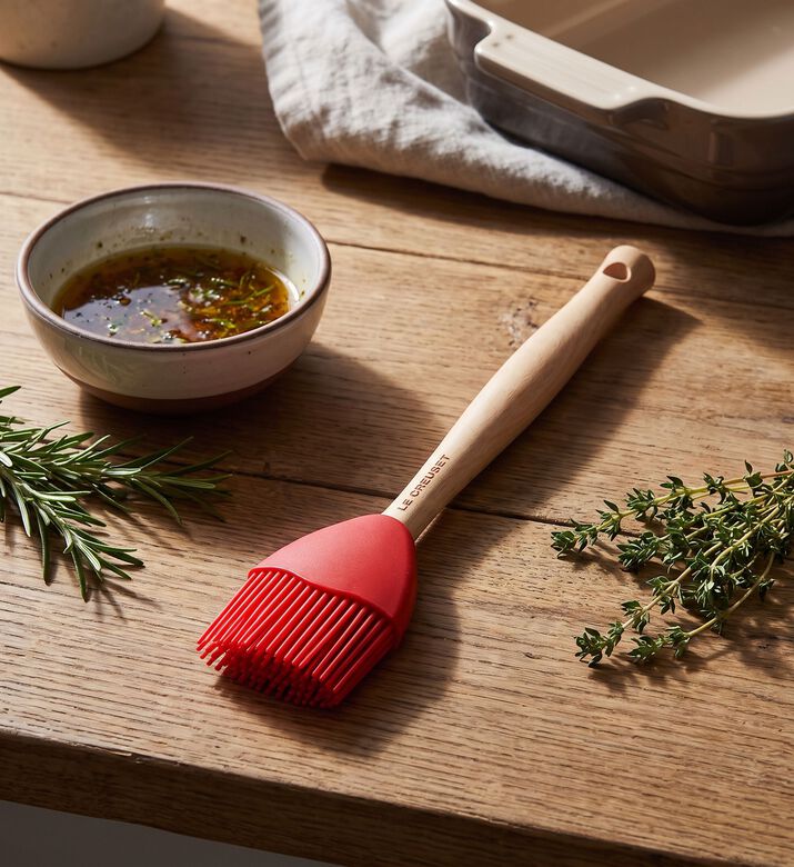 Le Creuset Craft Silicone Basting Brush, Red, 26-cm, Packshot View