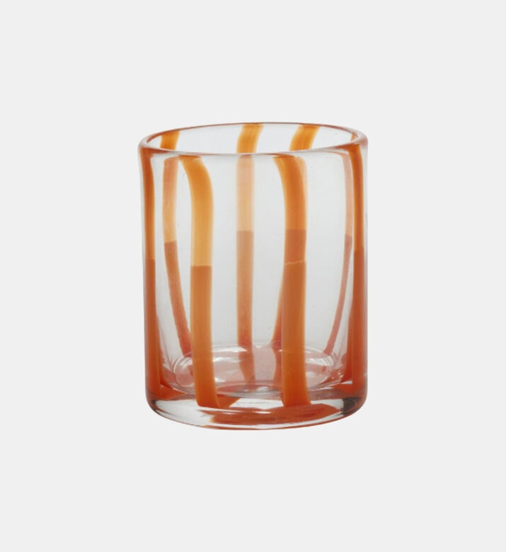 كوب ماء زجاجي مخطط