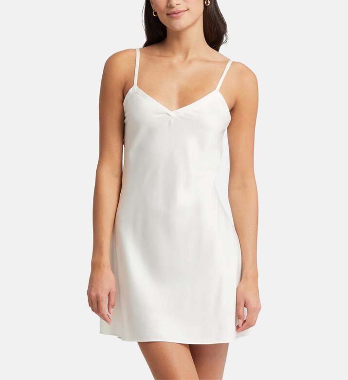 غطاء بأكمام طويلة مزين بريش