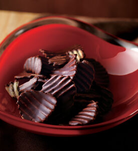 رقائق البطاطس بشوكولاته مرّة وكراميل 190 جم