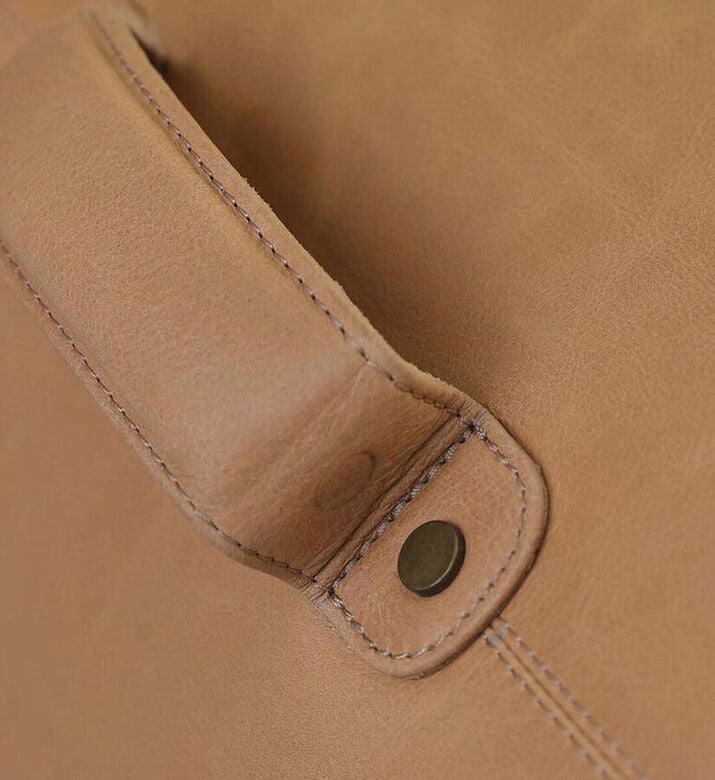 Home Deco and More Franklin Antique Leather Pour Armchair, Natural, Packshot View Home Deco and More Franklin Antique Leather Pour Armchair, Natural, Packshot View