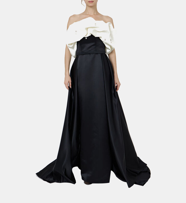 فستان مكشكش مكشوف الأكتاف