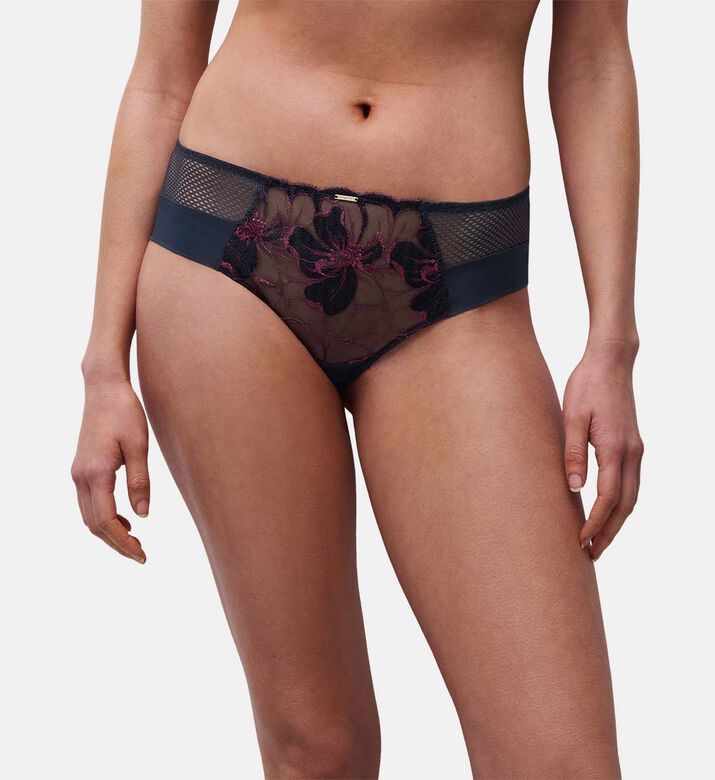 Chantelle Short, Model View