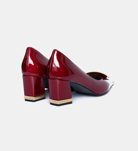 حذاء بمقدمة مربعة من جلد لامع