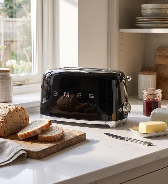 Smeg 50s Style 4-slice Toaster, Black, Packshot View