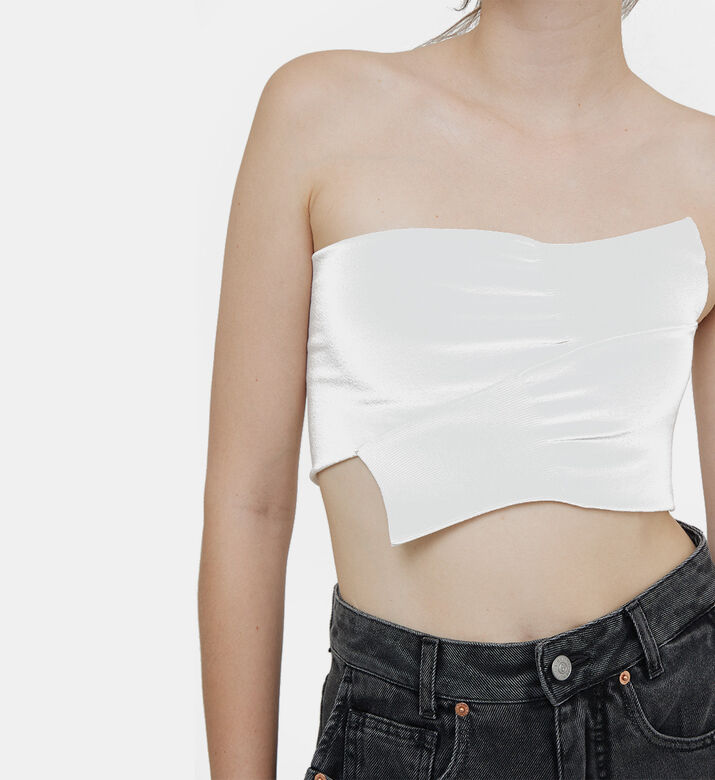 بلوزة قصيرة باندو بأكمام ملفوفة