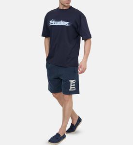 شورت بجيوب جانبية وشعار مطرّز