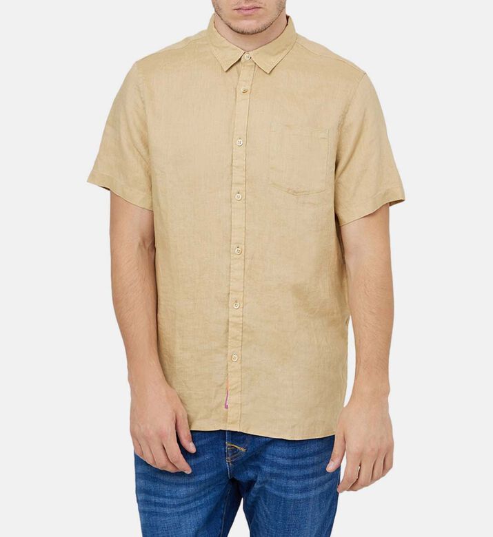 قميص كتان بجيوب وأكمام قصيرة