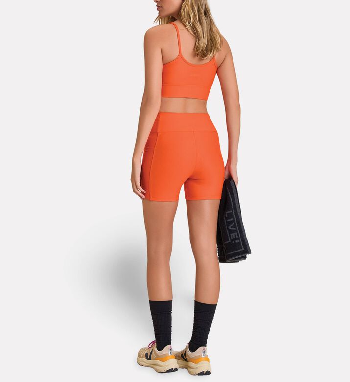 LIVE! Strong Hydrafit Adaptiv Top, Model View