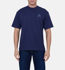 تيشيرت مطرز بتفاصيل بشكل حرف إي