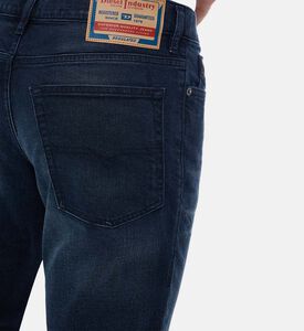 بنطال جينز بساق مستقيمة