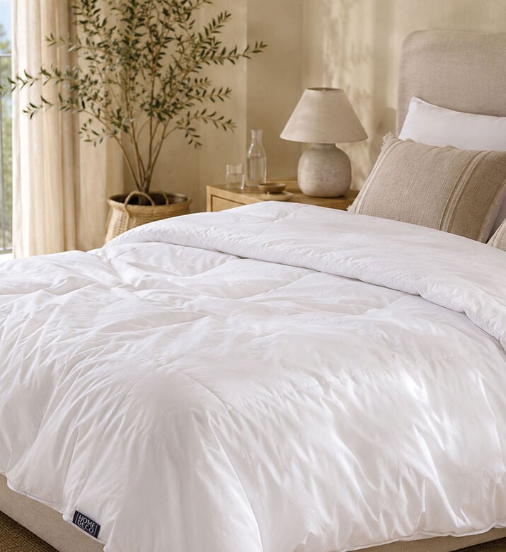Home Deco and More Dreamer Feather Comforter Duvet, White, 200x200-cm, Packshot View