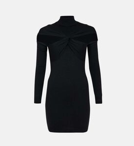 فستان من الصوف الملتوي