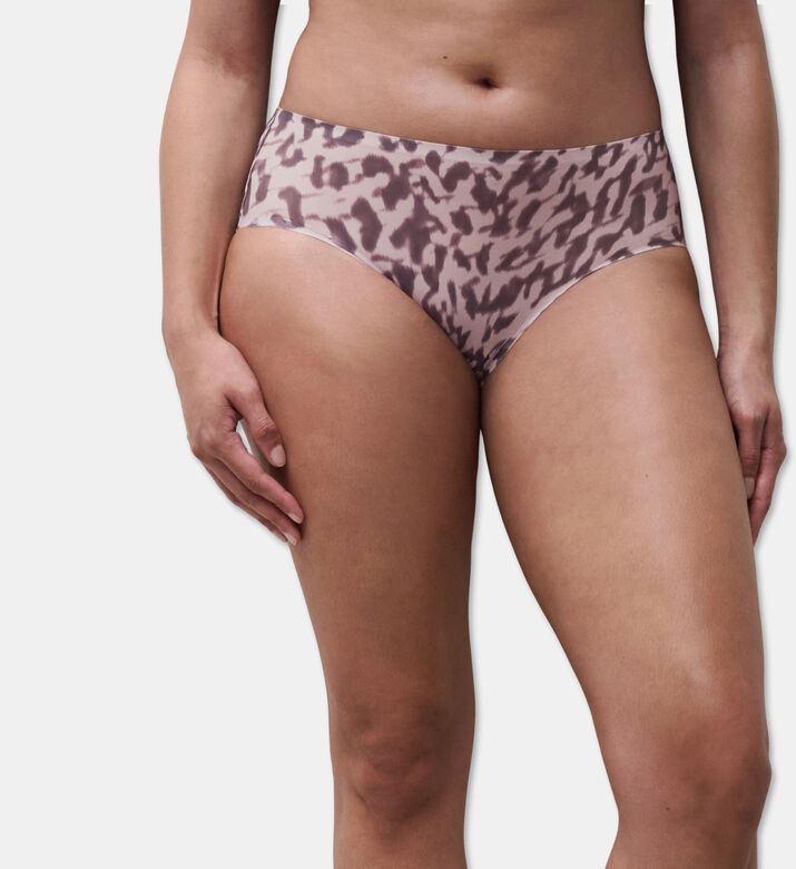 Chantelle Seamless Mid-rise Shorty, Model View
