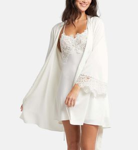 طقم قميص نوم مزين بدانتيل