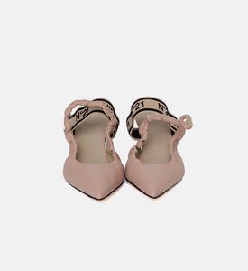 حذاء مفتوح من الخلف بكعب قصير ومقدمة مدببة