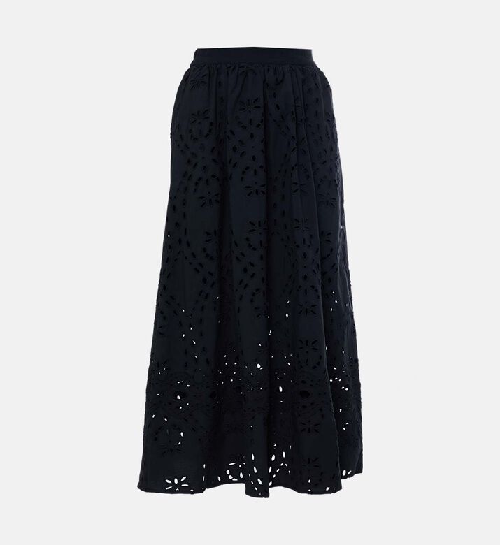 تنورة بيلا متوسطة الطول بقصّة هرمية مزينة بالكامل بتطريز إنغليزي