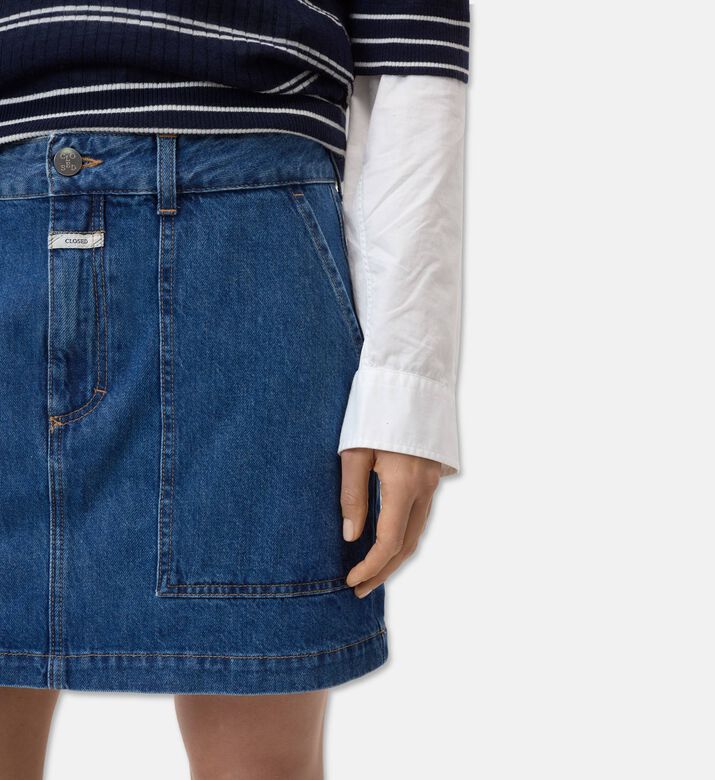 Closed Skirt Worker Mini, Model View