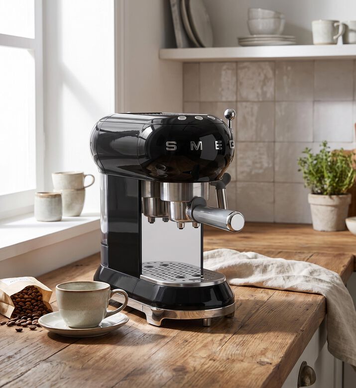 Smeg Espresso Coffee Machine, Packshot View