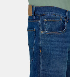 بنطال جينز دنيم بقصة مستقيمة